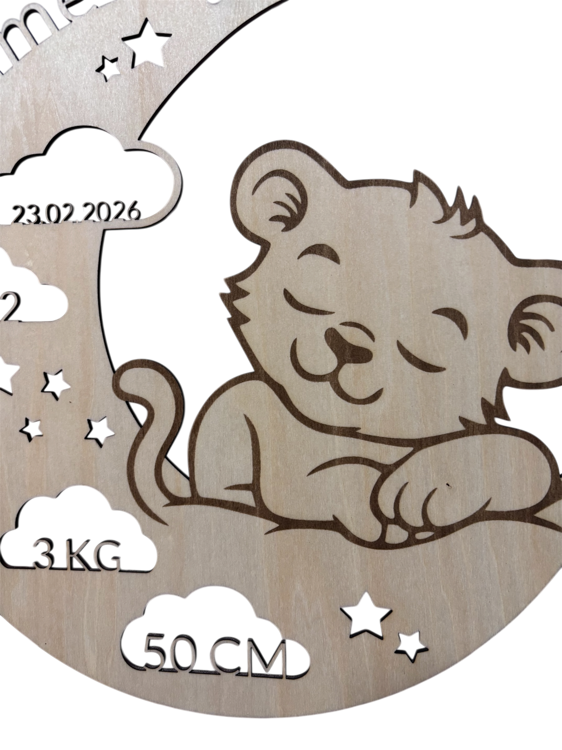 Plaque de naissance personnalisée en bois – Lune & Lionceau